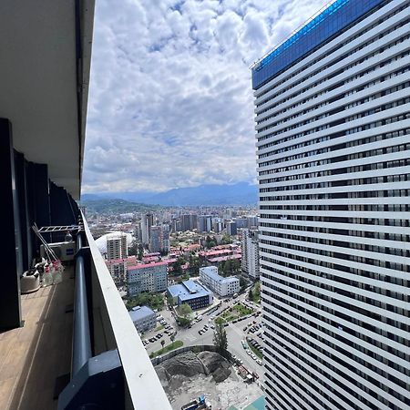 Cozy City Apartments In Orbi Batumi Bagian luar foto